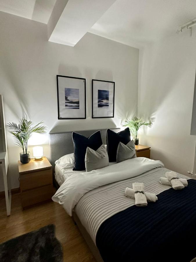 Retreat To A Stylish Ensuite In Лондон Экстерьер фото