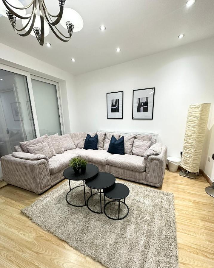 Retreat To A Stylish Ensuite In Лондон Экстерьер фото